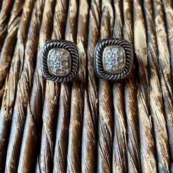 ✨✨ Classic Cushion Style w Rhinestone Post Earrings ✨ - Picture 2 of 5